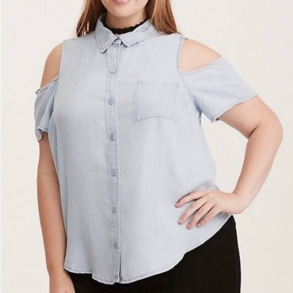 TORRID Light Weight Challis Denim Blue Cold Shoulder Blouse Sz 1 - Picture 1 of 8